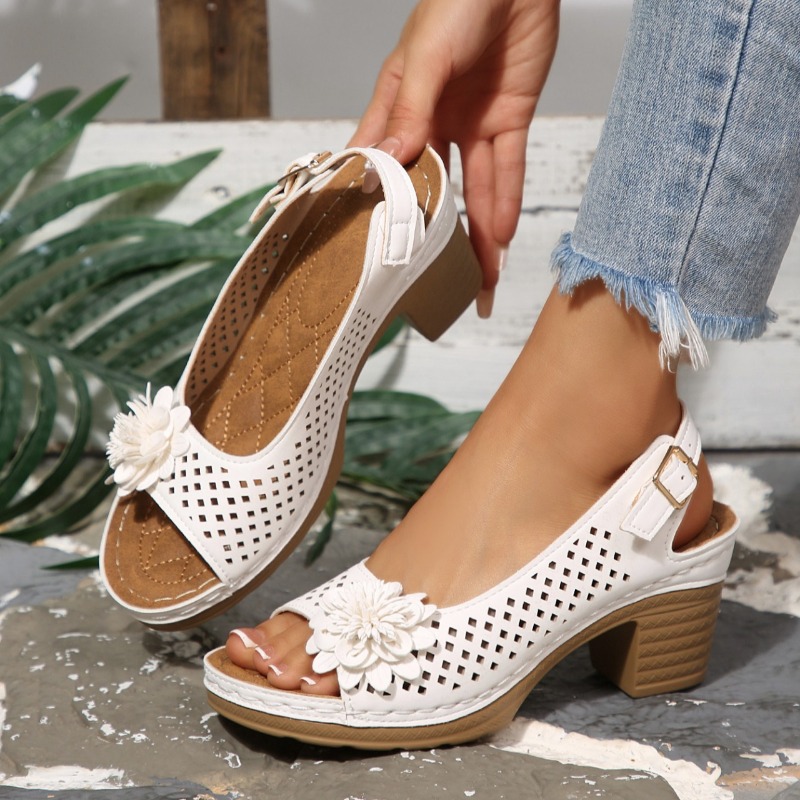 Women Shoes Model - Damskie sandały na masywnym obcasie, letnia