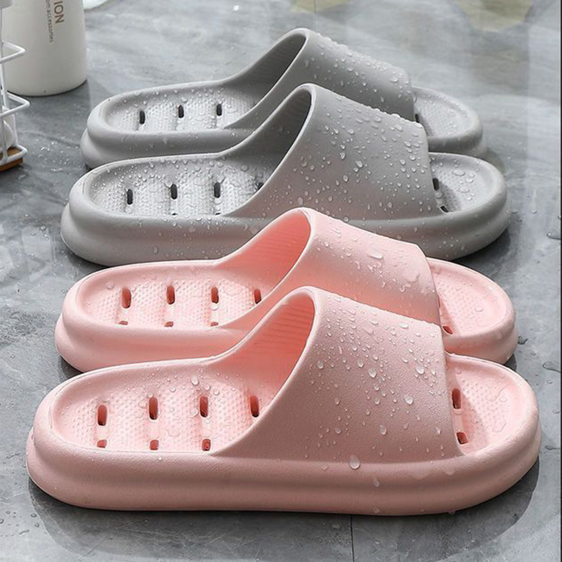 Women Shoes Model - Wydrążone klapki łazienkowe z pianki EVA