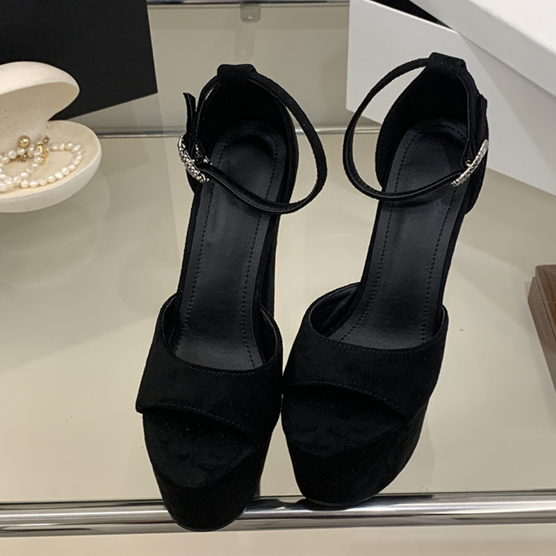 Seksowne sandały na platformie – Women Shoes Model recenzja i cena
